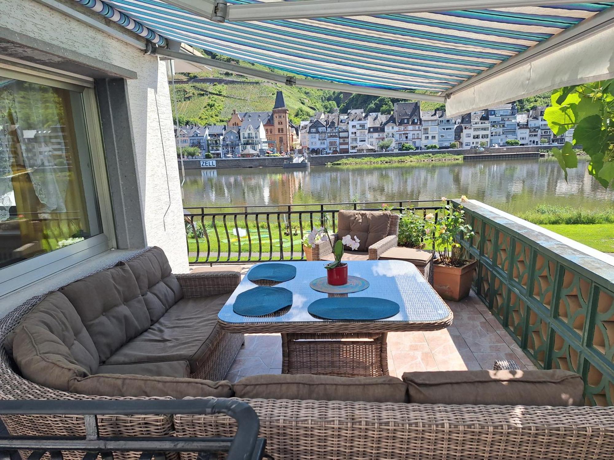 "Ferienhaus An Der Mosel" Zell an der Mosel Exterior photo